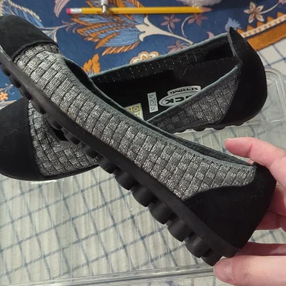 Rock Spring flats - Picture 2 of 3